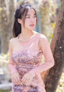 เหมยหลิน สาวน่ารักสุดฮอต ในประเทศไทย