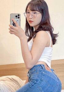 กวาง เดียร์ลอง-สาวแว่น