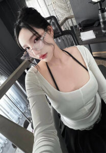 Lookwa-DJ-สาวแว่น