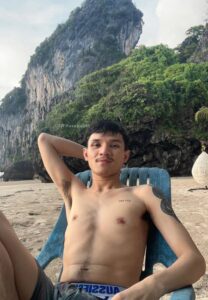 ป๊อก @Poknew691